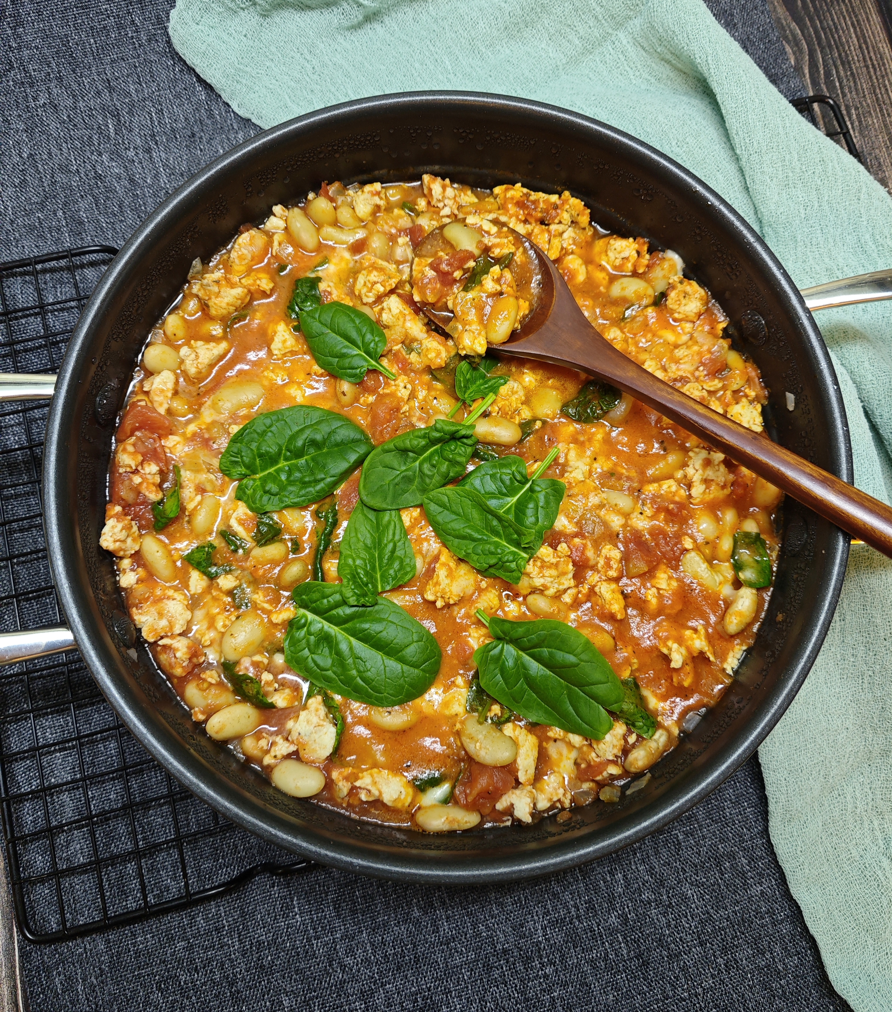 Куриный фарш с фасолью и шпинатом