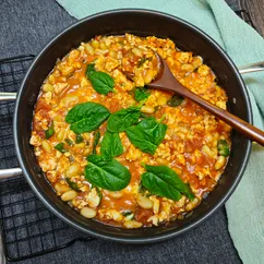 Куриный фарш с фасолью и шпинатом