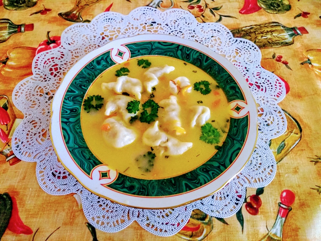 Сырный суп с пельменями