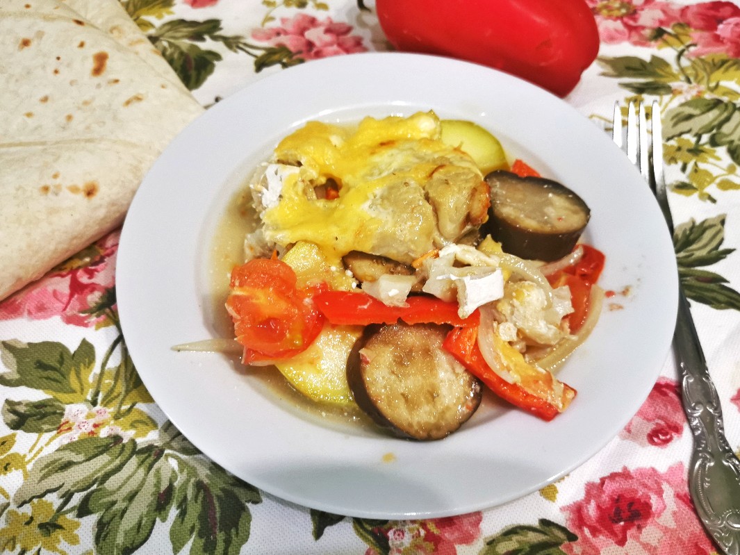 Треска с овощами в медово-горчичном соусе