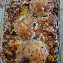 Печёные овощи с куриными бёдрышками