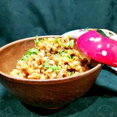 Гречка с тушенкой