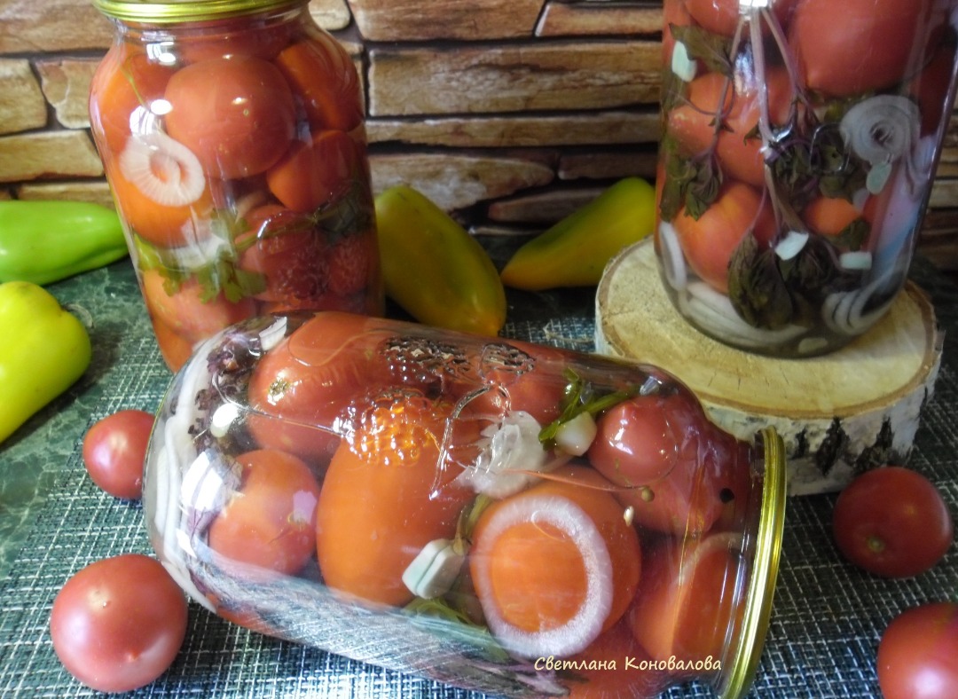 Помидоры маринованные с базиликом