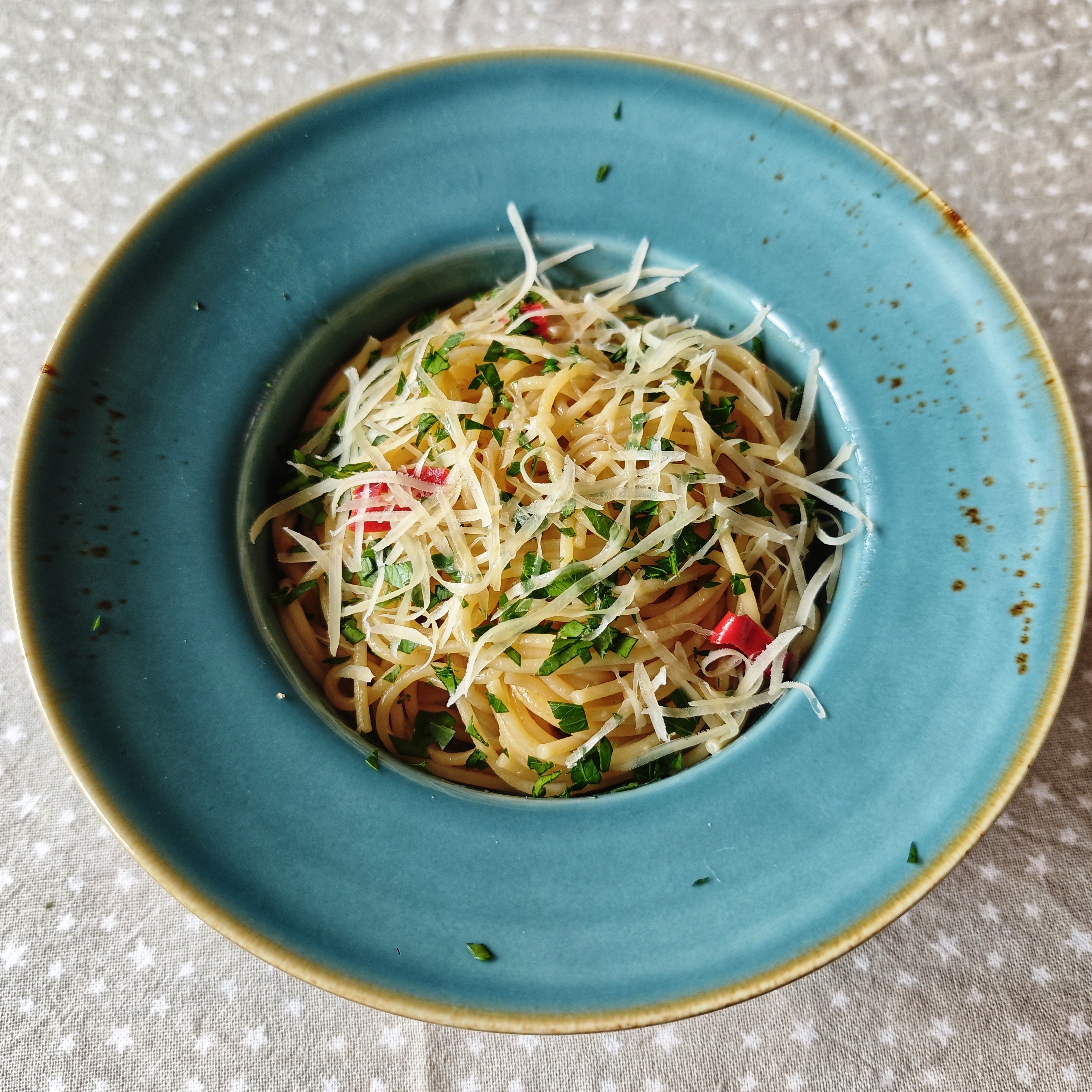 Острая паста с анчоусами