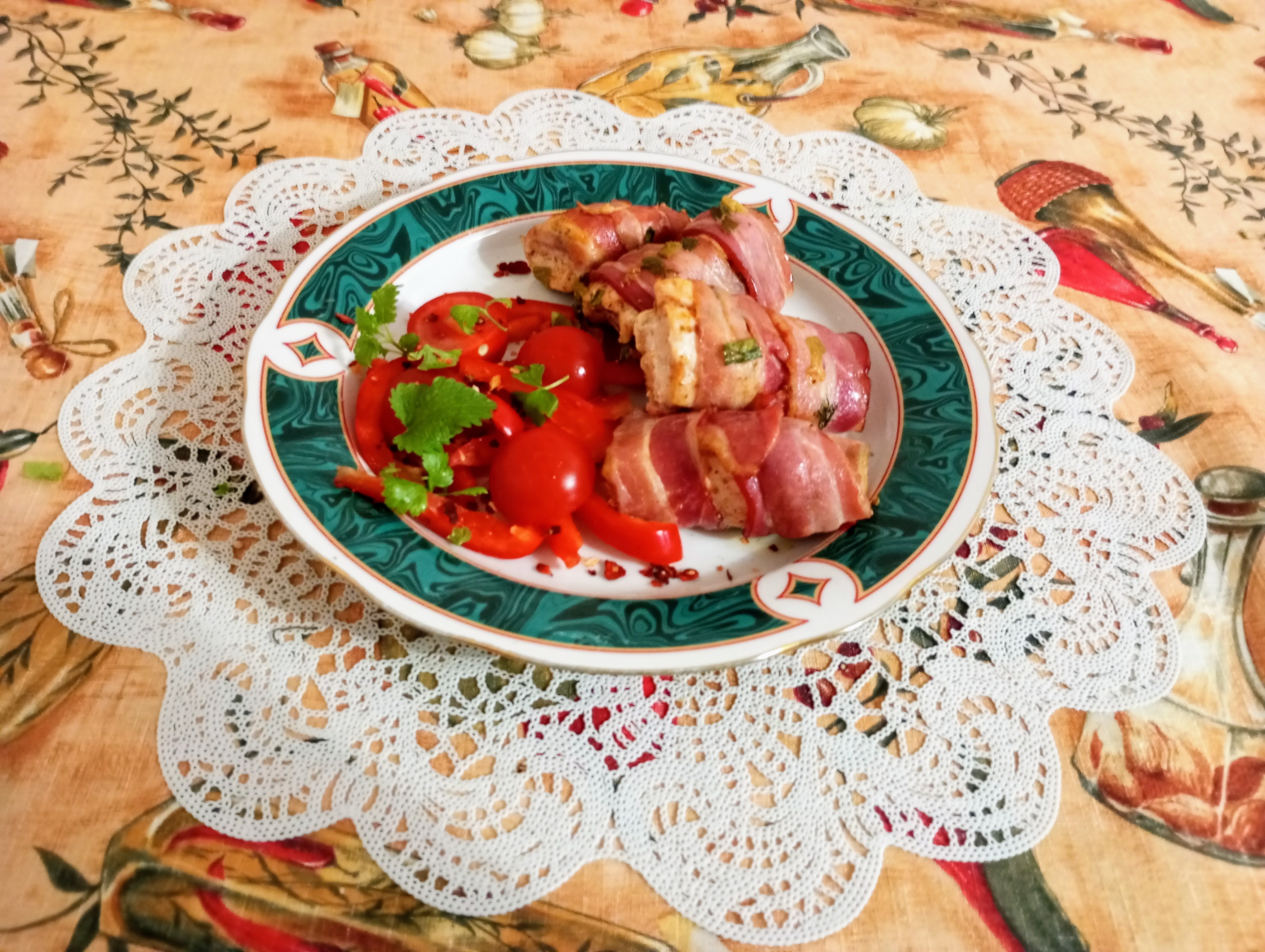 Куриное филе в беконе