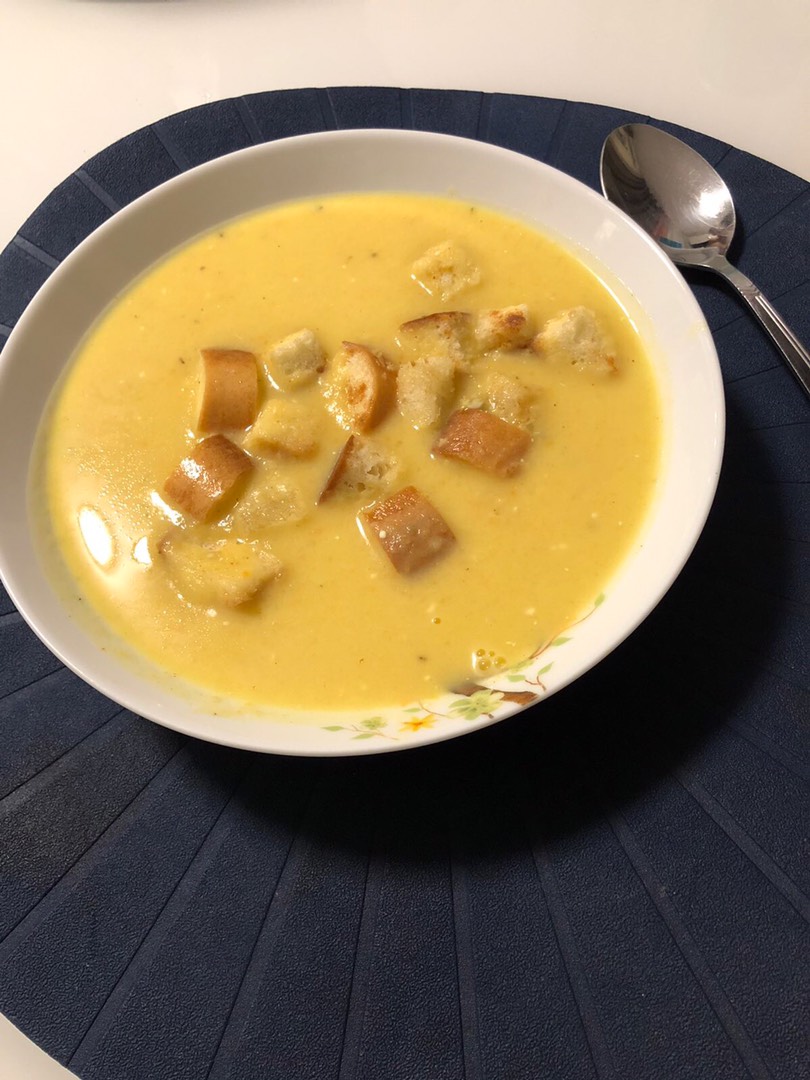 Самый простой и вкусный осенний суп-пюре из тыквы