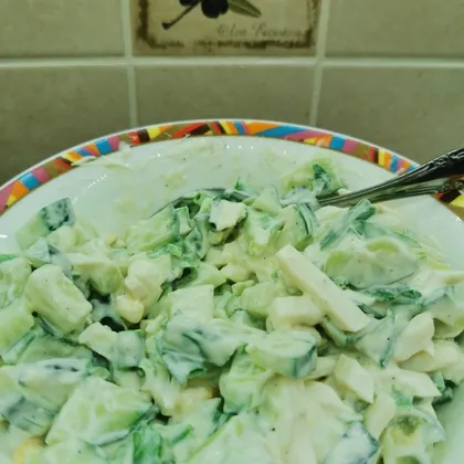 Салатик с зеленым луком и вареными яйцами