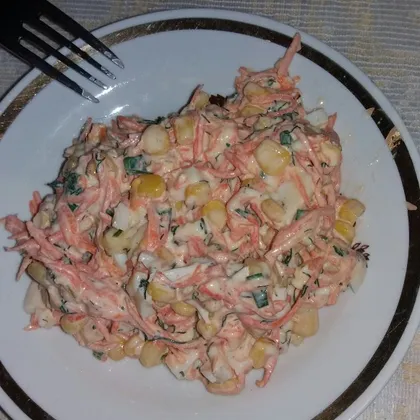 Салат с консервированной кукурузой