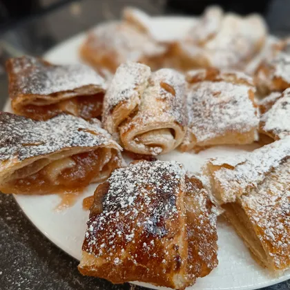 Слойки с повидлом