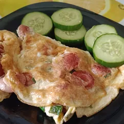 Омлет с сосисками