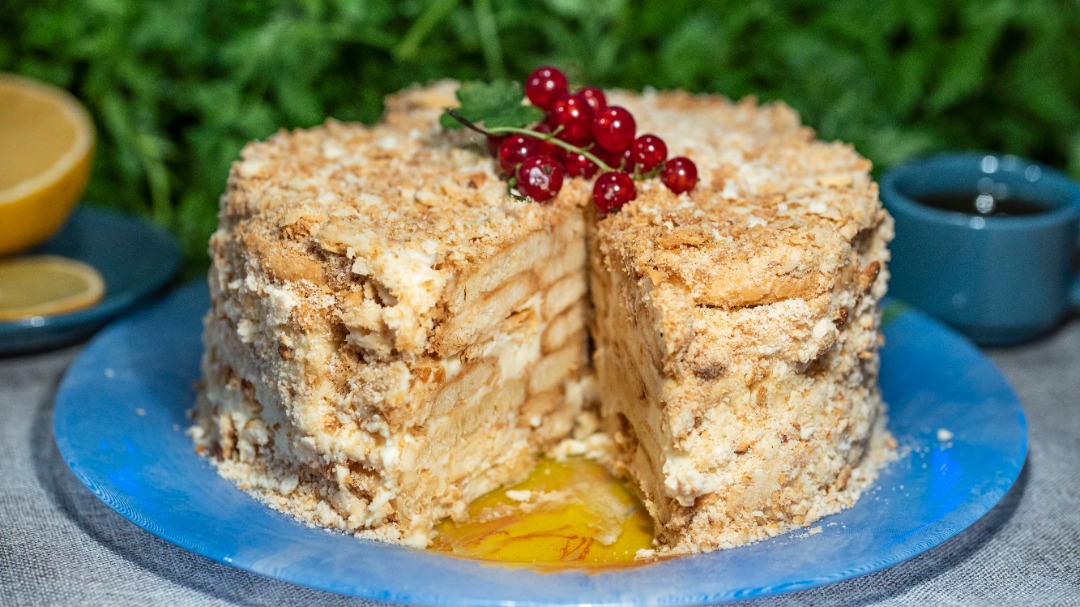 Торт Наполеон без выпечки из печенья ушки с заварным кремом рецепт с фото пошагово