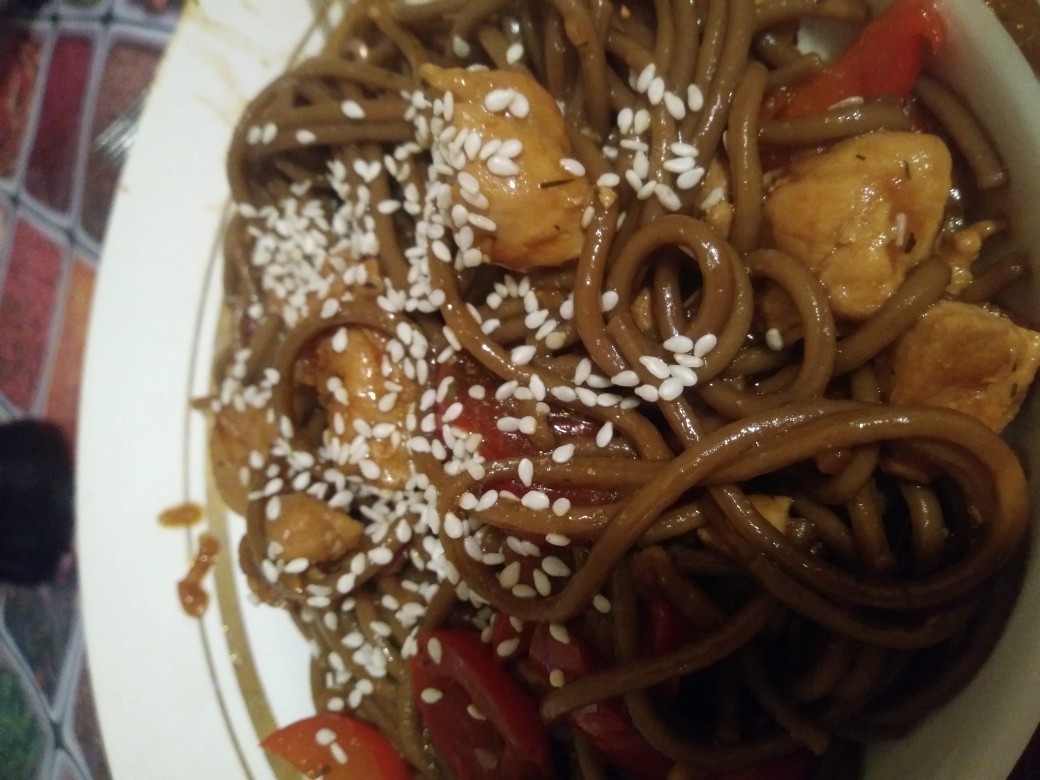Гречневая лапша с курицей