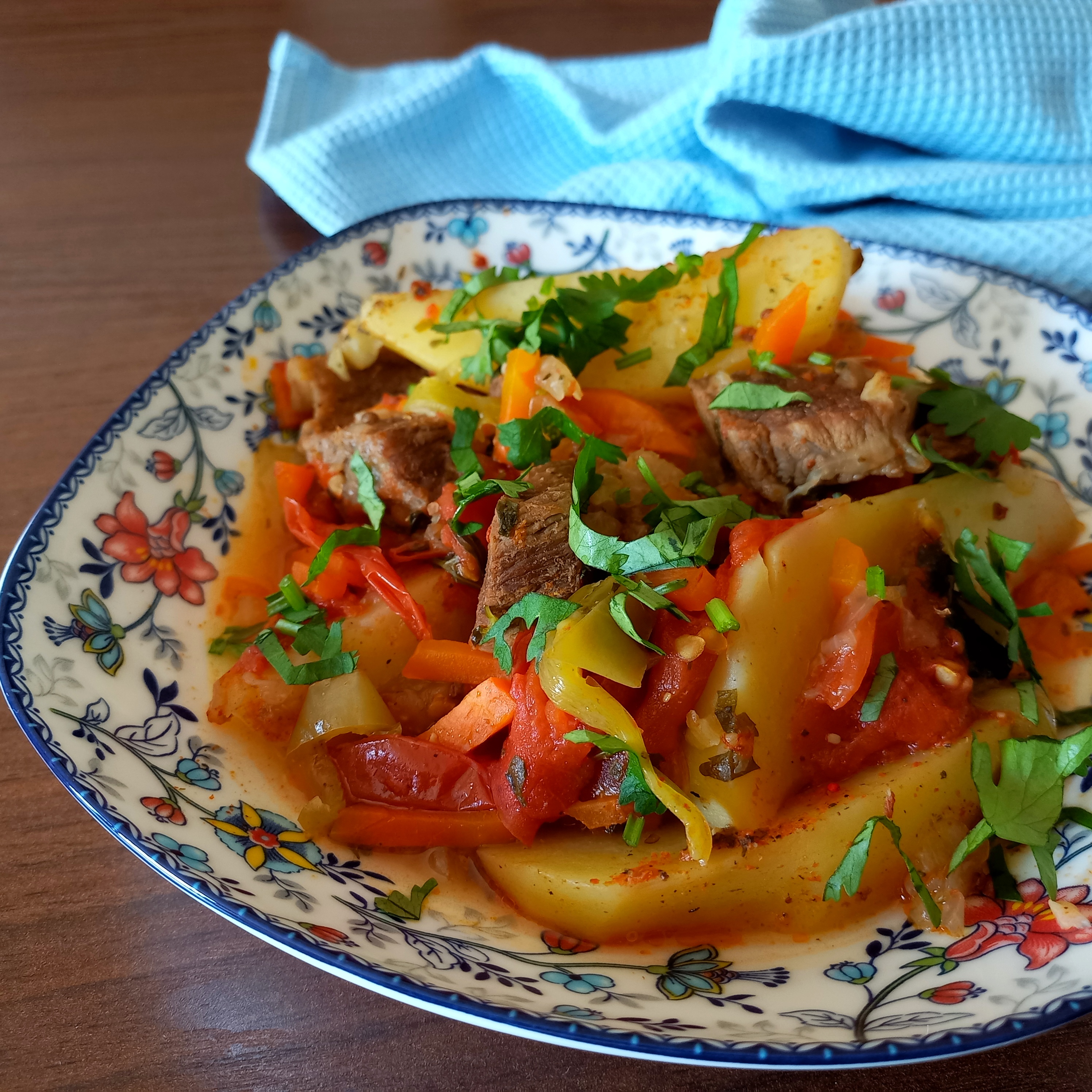 Мясо с овощами по-узбекски