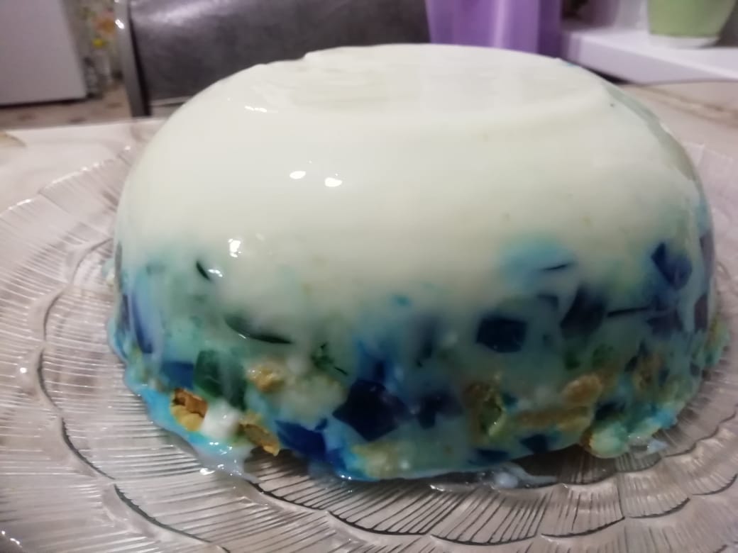 Лёгкий желейный тортик «Битое стекло» на йогурте