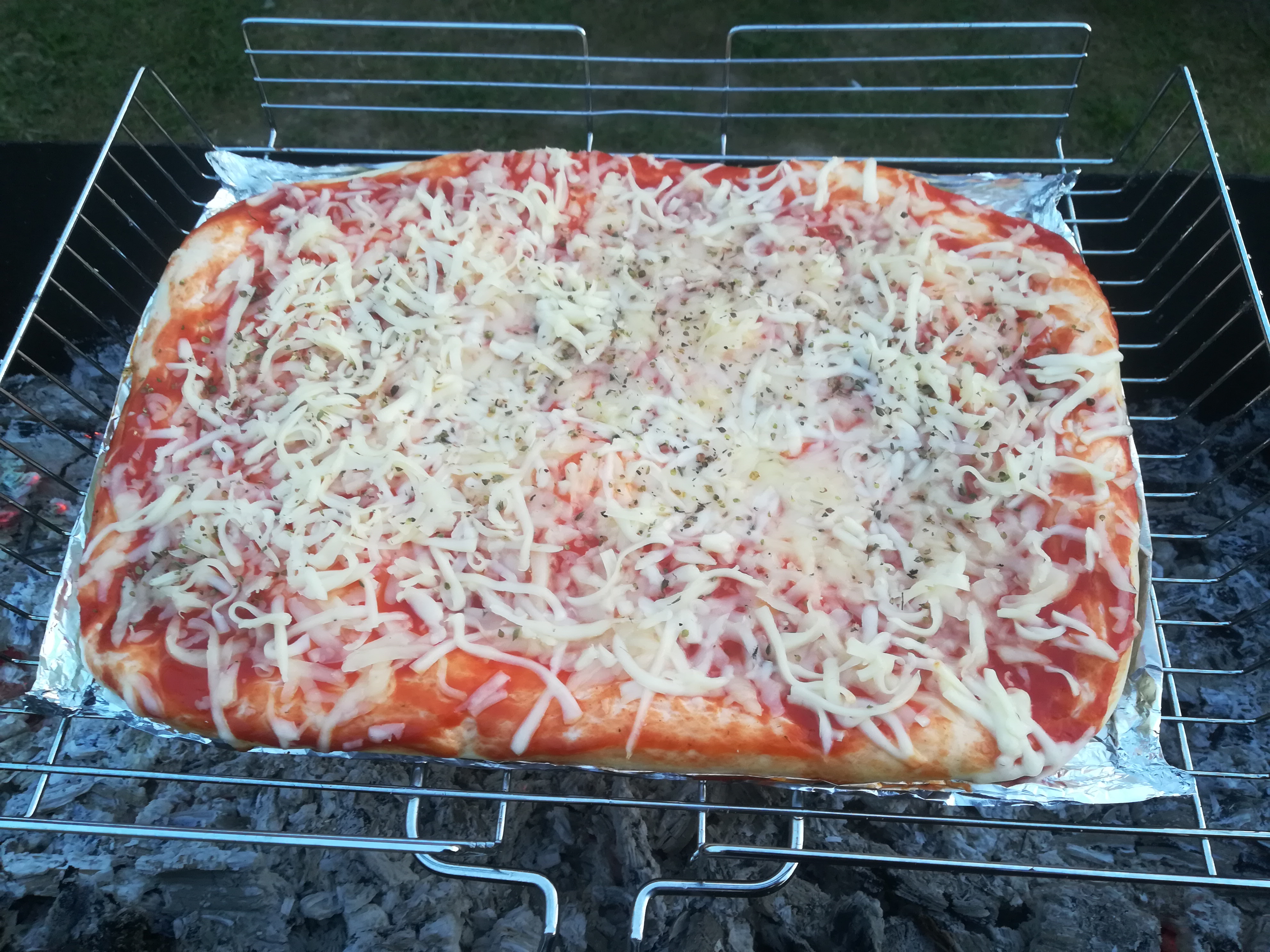 Сладкая пицца на мангале – пошаговый рецепт приготовления с фото