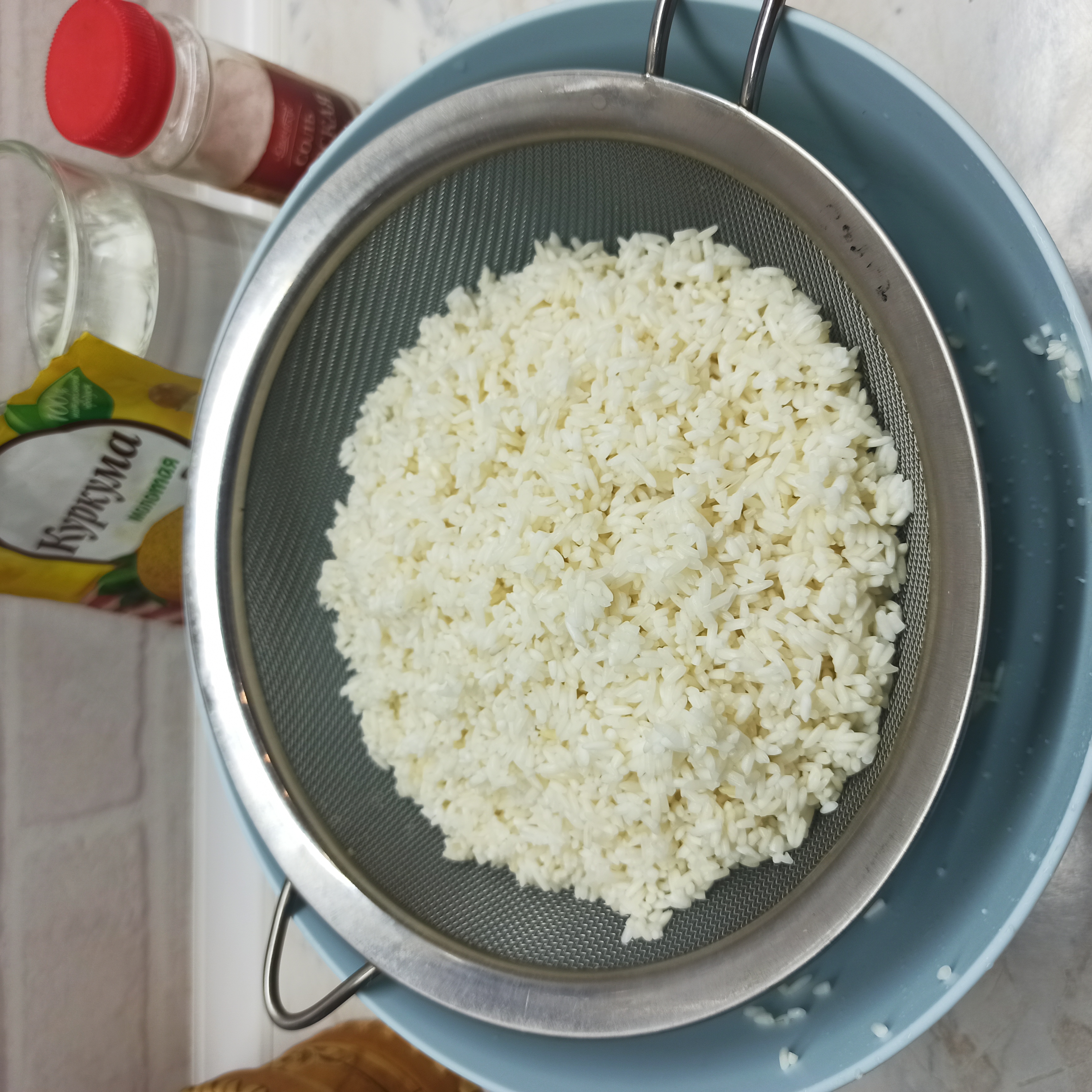 рис с луком и чесноком на сковороде | Дзен