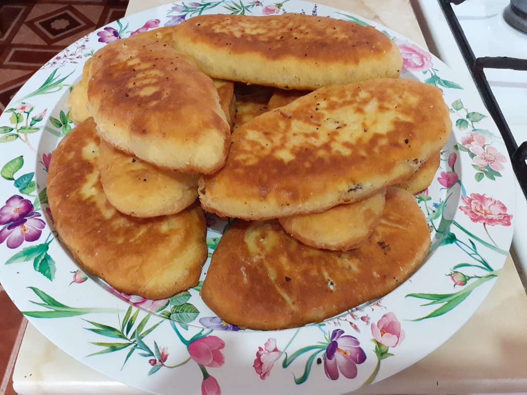 Пирожки с творожно-маковой начинкой