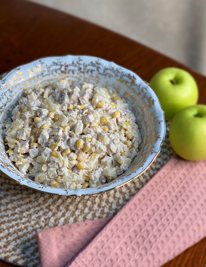 Салат с курицей, ананасом и сыром 🧀