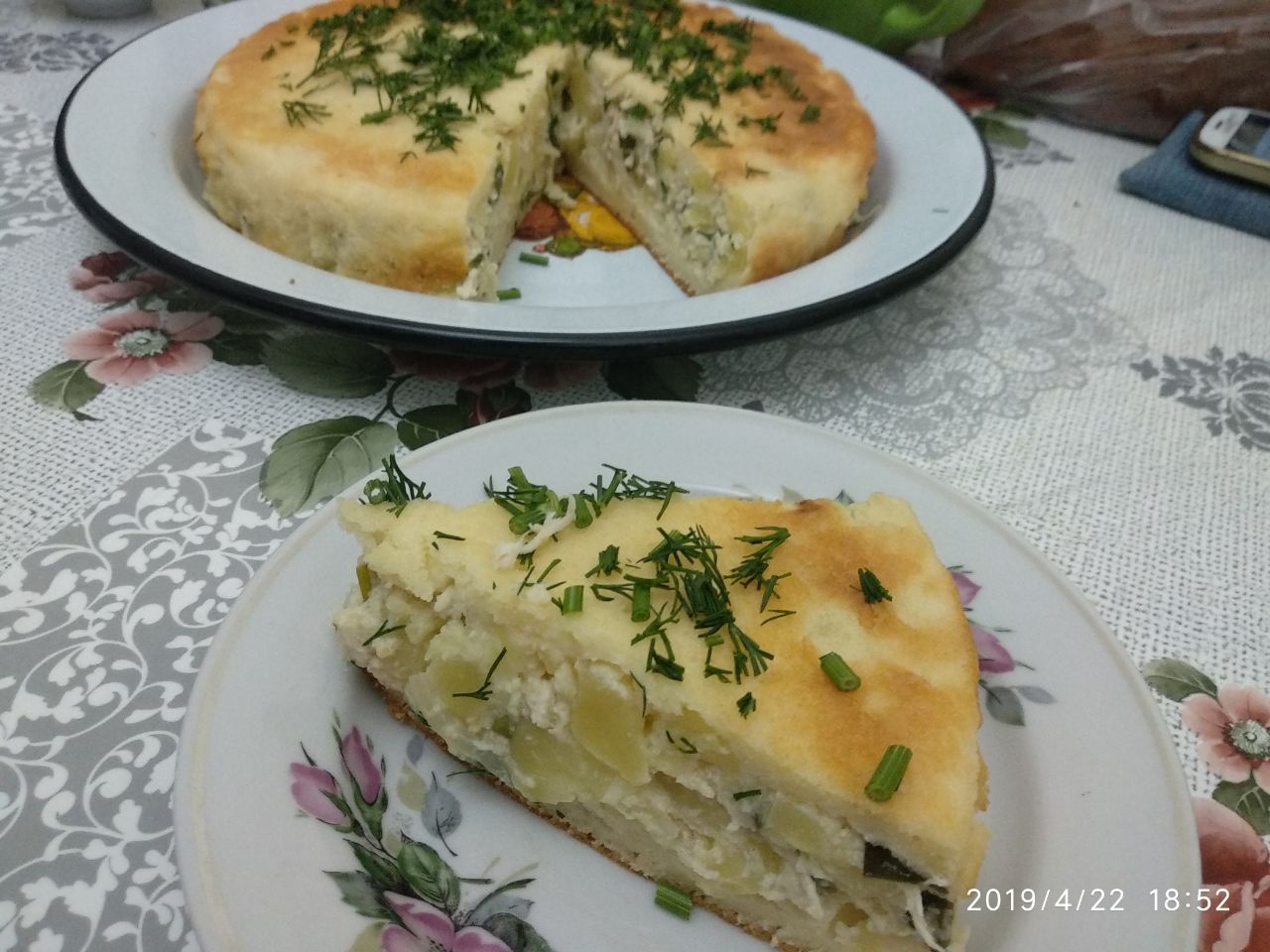 Заливной пирог на кислом молоке с курицей и картошкой рецепт с фото  пошаговый от Шахноза Султанова - Овкусе.ру