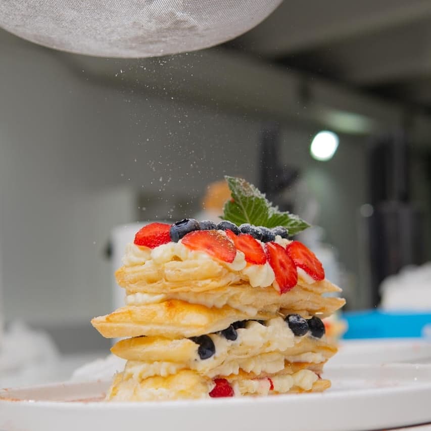 Мильфей с ягодами, пошаговый рецепт с фотографиями – Французская кухня: Выпечка и десерты. «Еда»