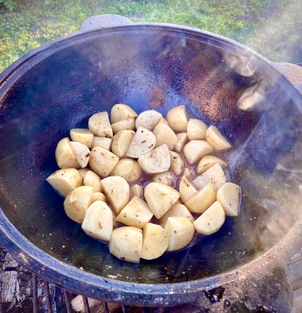 Мясо с картошкой на мангале♨️