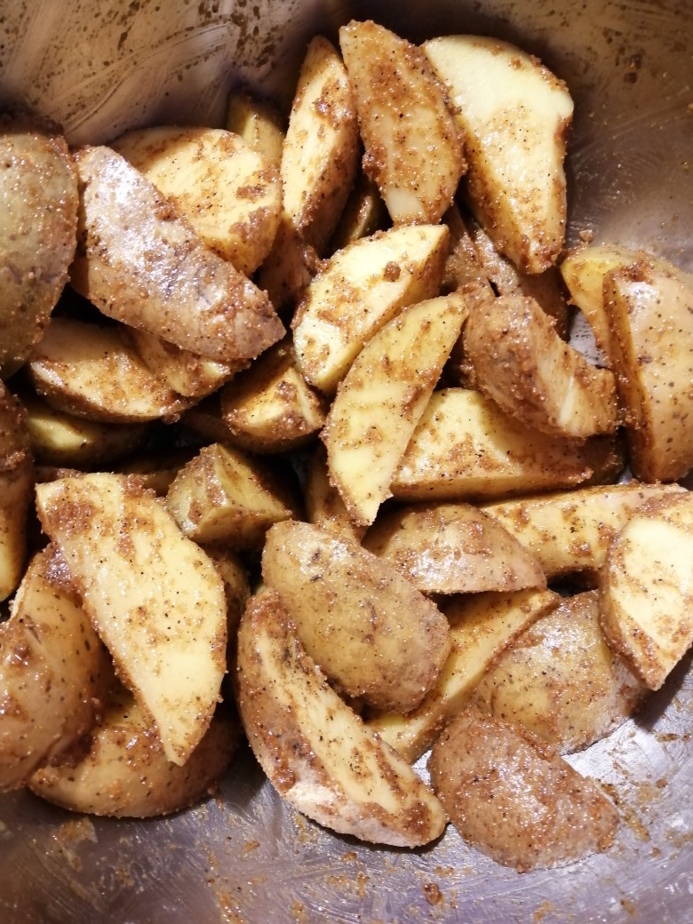 Картошка с грибами по-деревенски в духовке