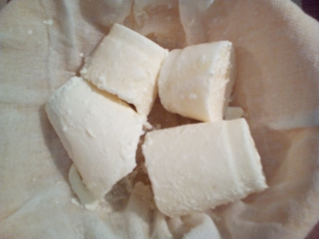 Творожный сыр из ряженки в морозилке - рецепт с фото