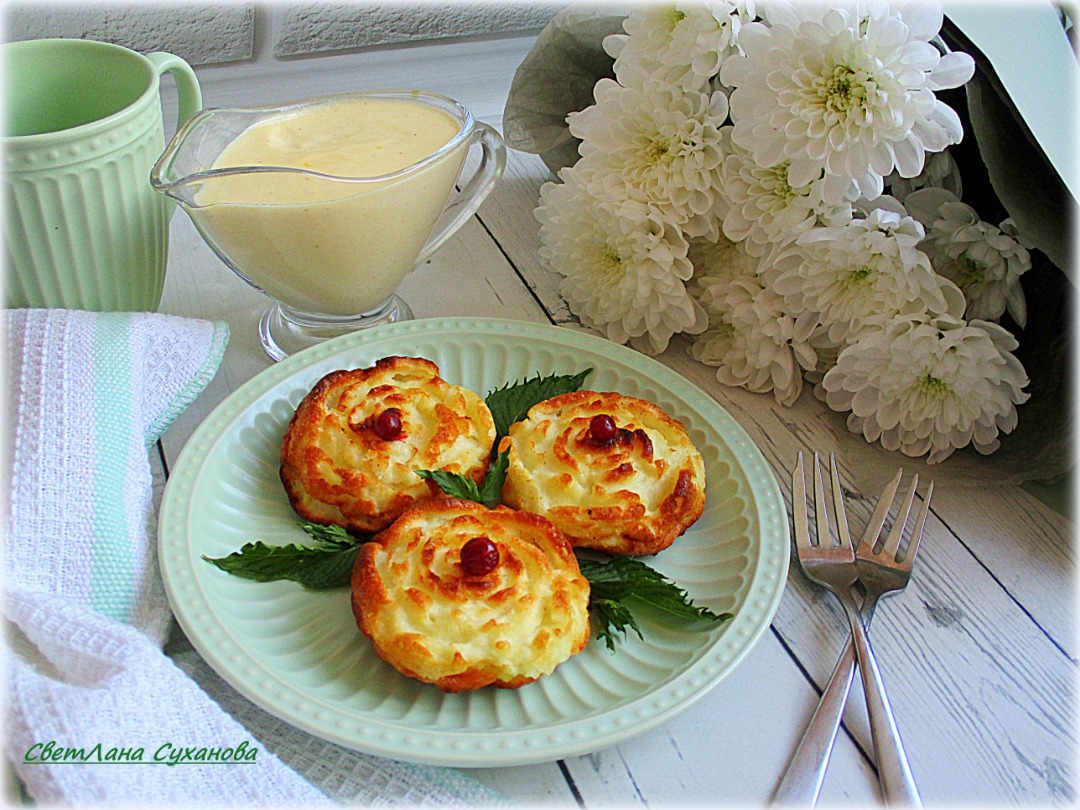 Сырники в духовке со сметанно-медовым соусом