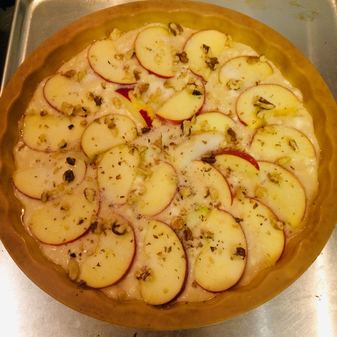 Пирог с яблоками, сгущенкой, творогом и орехами 🥧🍎🌰 рецепт с фото  пошаговый от Юля Марюхна - Овкусе.ру