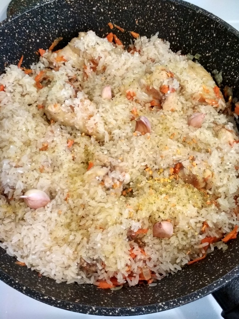 Плов из куриных крылышек