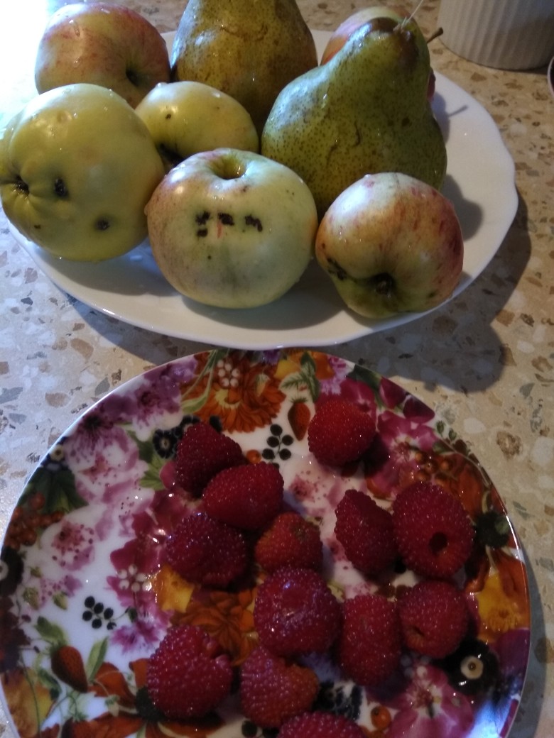 Яблочно-грушевое варенье с тибетской малиной. 😋