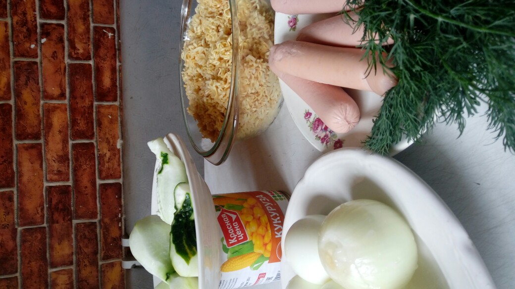 Салат с вермишелью быстрого приготовления