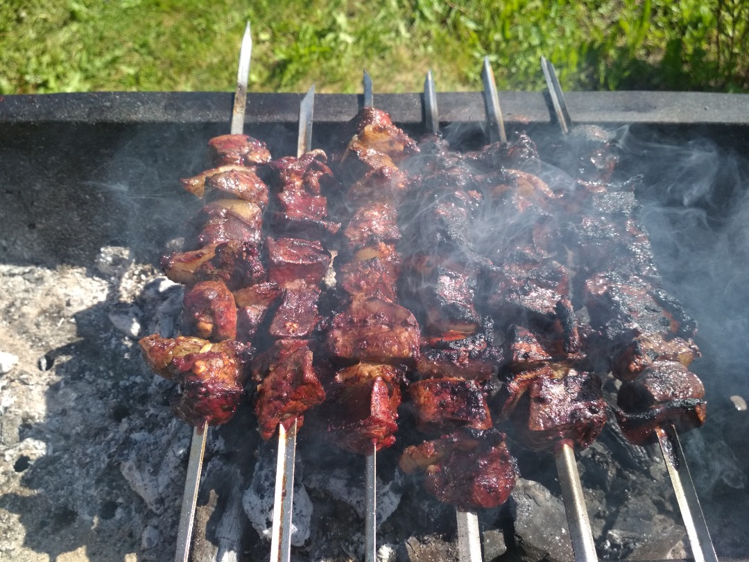 Печень с салом на мангале