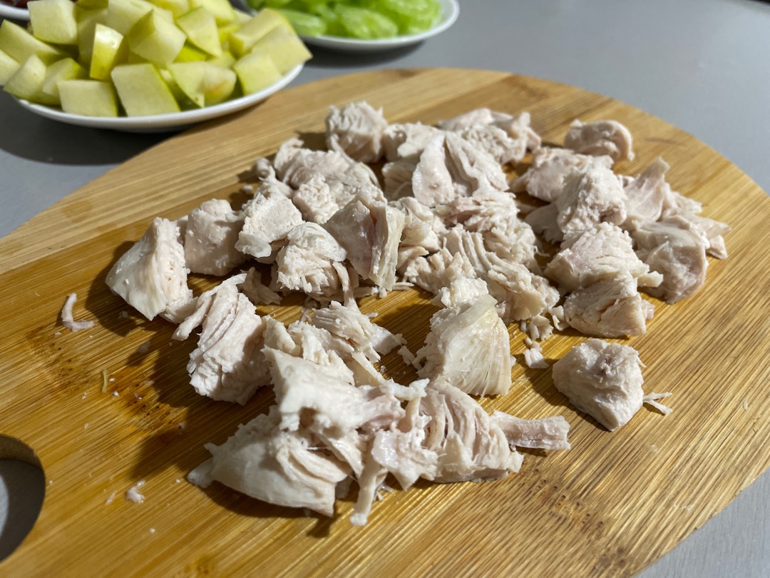 Салат с курицей и стеблем сельдерея – пошаговый рецепт приготовления с фото