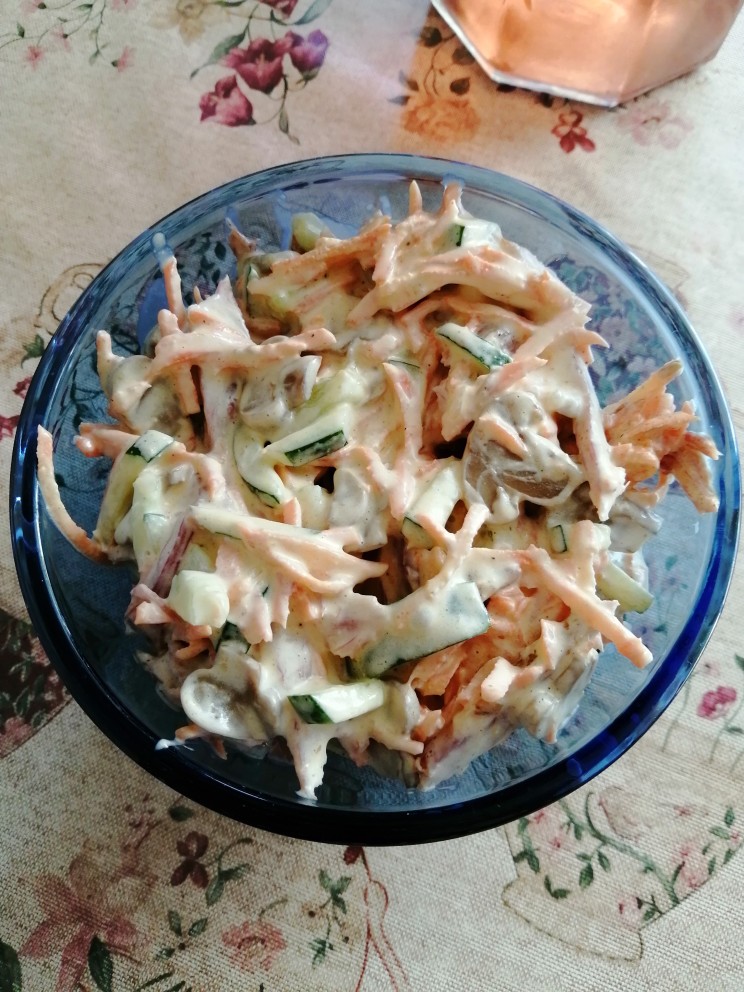 салат со шпротами и корейской морковью рецепт | Дзен