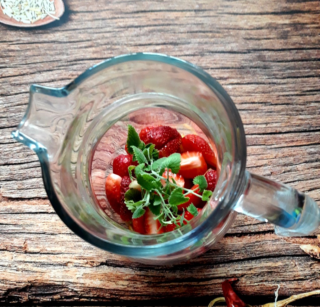 Лимонад с клубникой 🍓