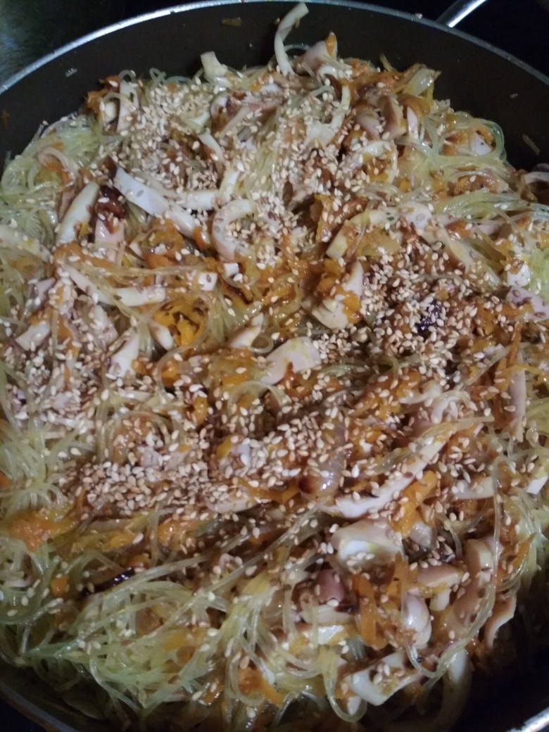 Кальмар с фунчозой