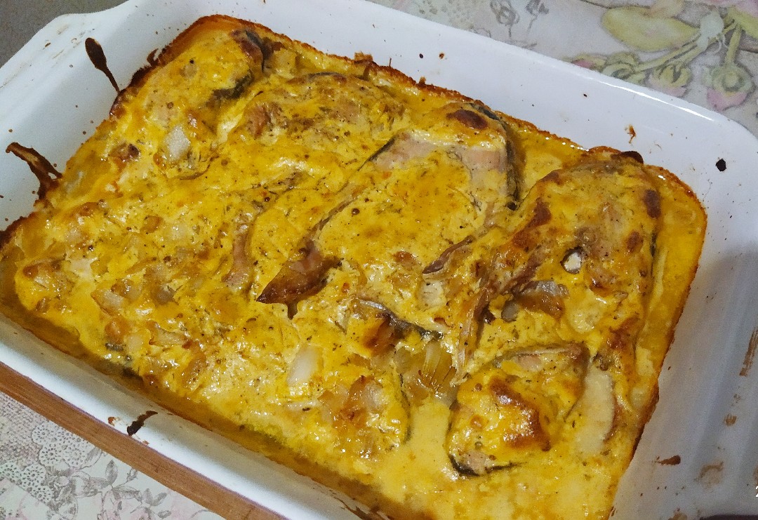 Рыба запеченная с рисом и овощами в духовке