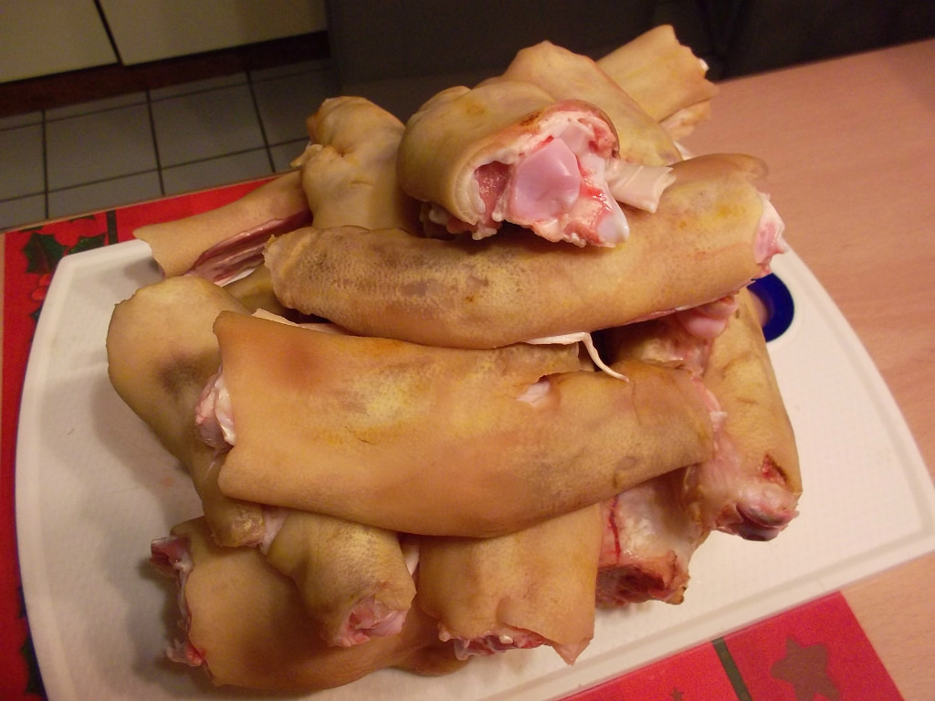 Рецепт «Свиные ножки с картофелем»: