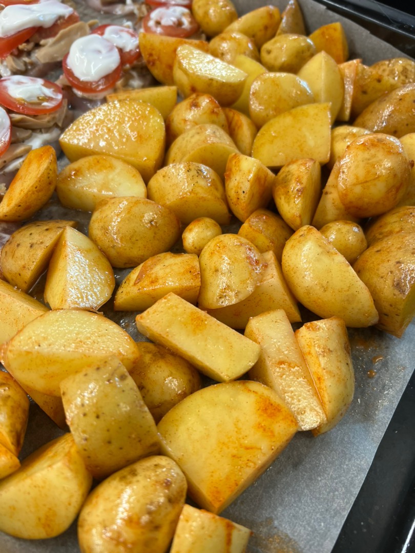 Картошка в духовке с паприкой