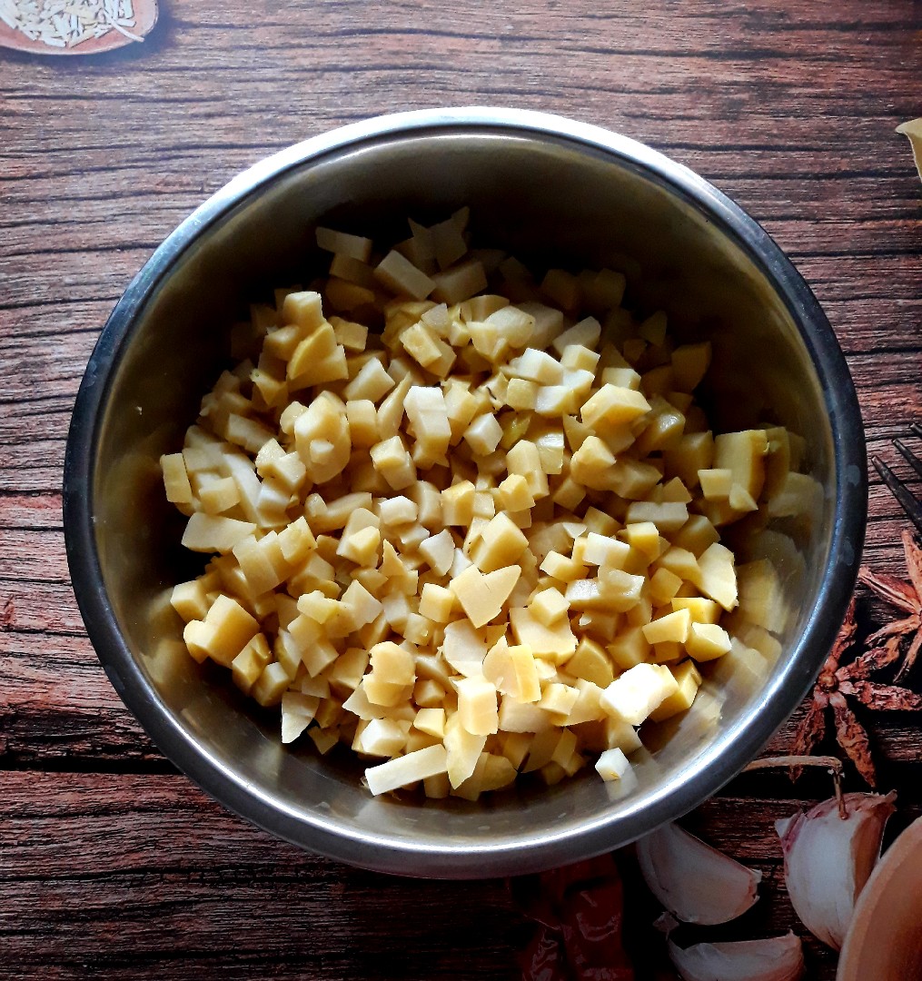 Салат с печенью трески, картофелем и маринованными огурчиками 🥗