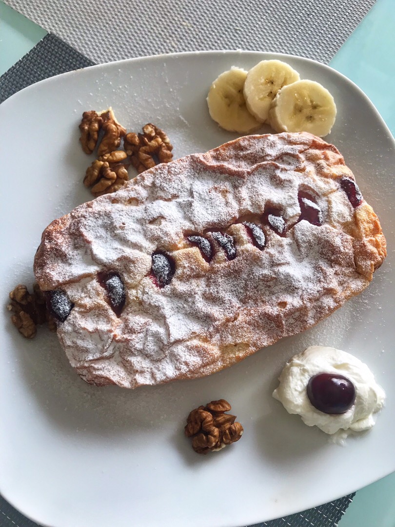 Творожная запеканка с ягодами и фруктами 🍌🍒