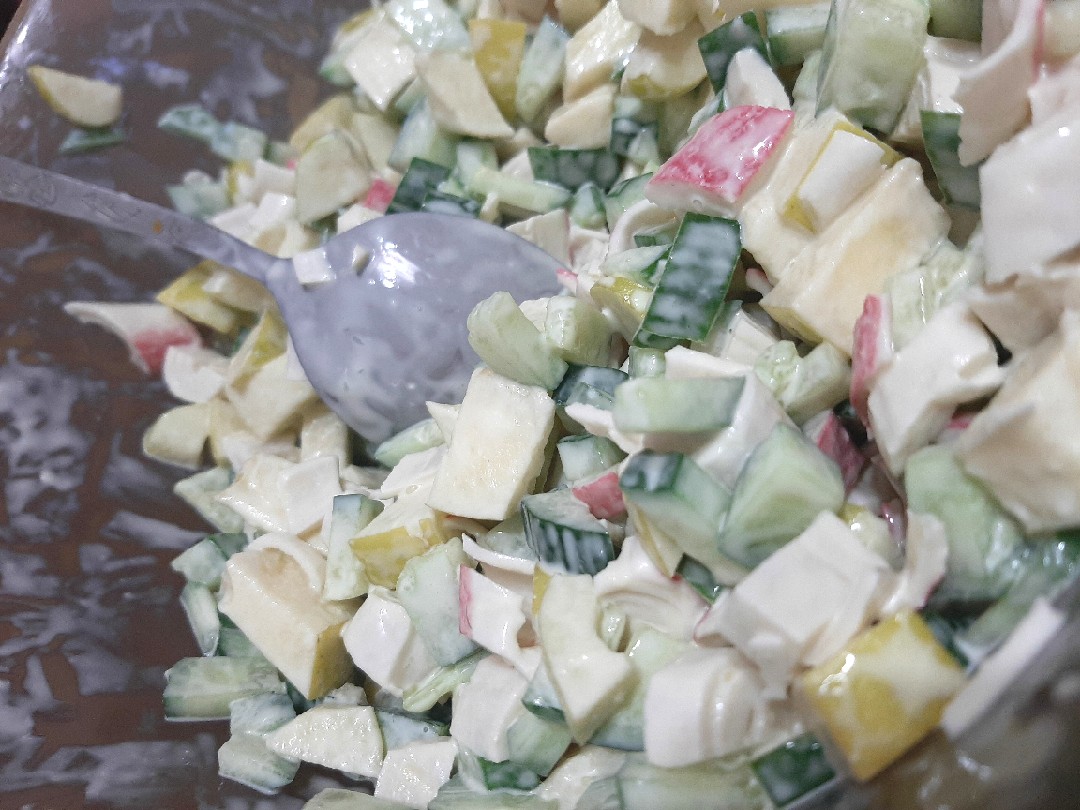 Салат из крабовых палочек, яблока и огурца рецепт – Европейская кухня: Салаты. «Еда»