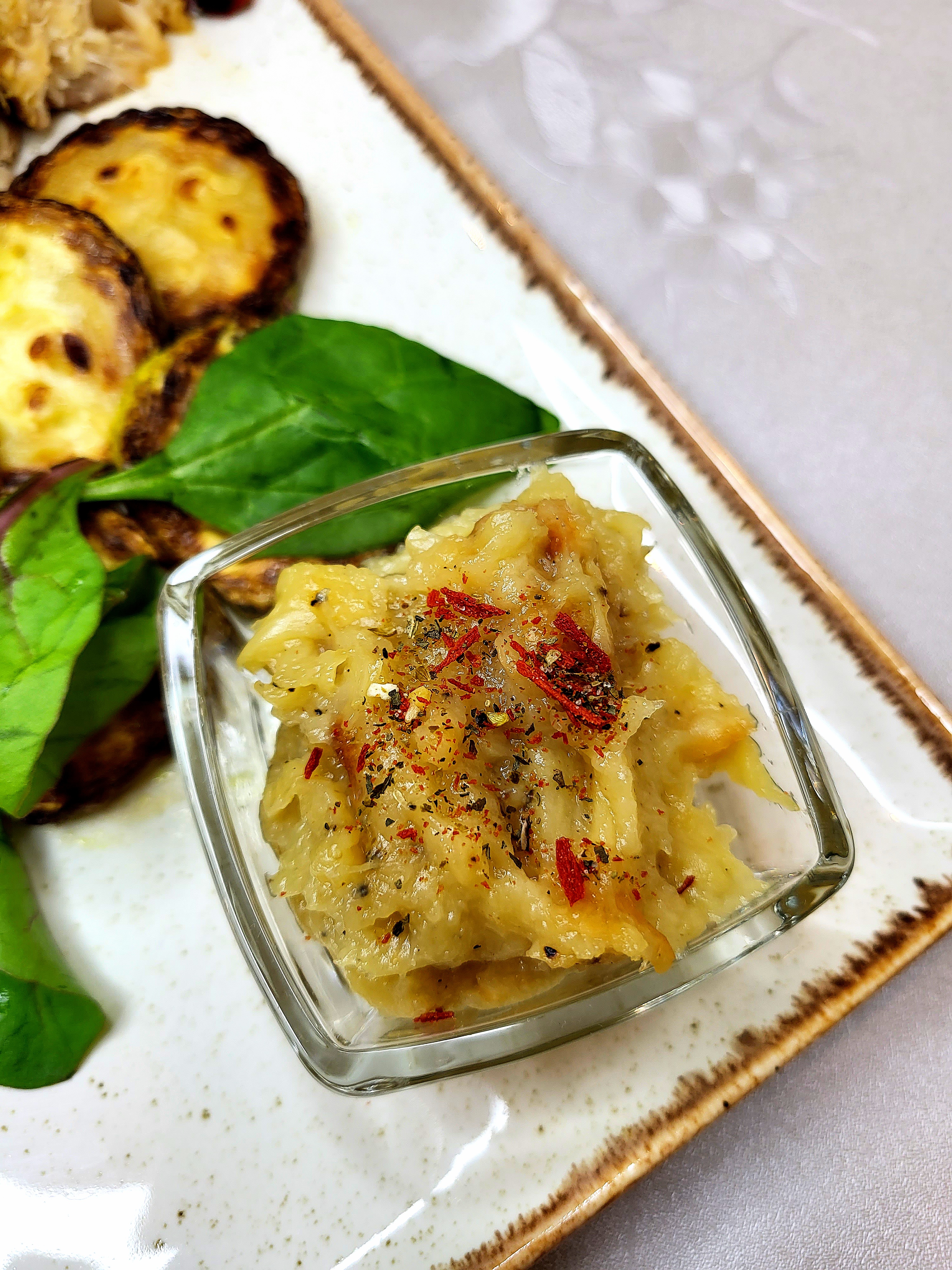 Запеченный Ленок с вешенками и цукини с муссом из печеного чеснока