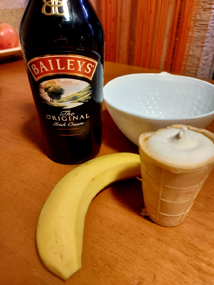 Десерт мороженно-банановый с Baileys