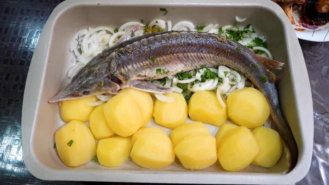 Рыба с картошкой запеченная в духовке
