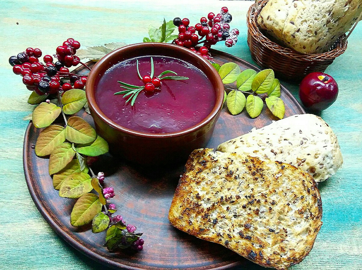 Паштет куриный с конфитюром из брусники и вишни