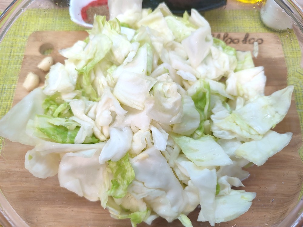 Салат из сырой свеклы и капусты