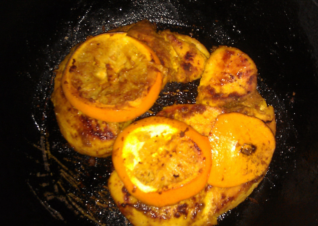 Курица с апельсинами, медом и специями
