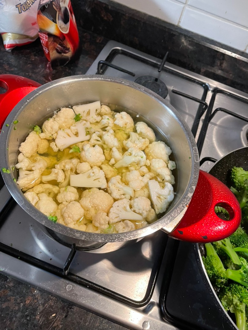 Полезные свойства КУРИЦА, ЗАПЕЧЁНАЯ С БРОККОЛИ, ЦВЕТНОЙ КАПУСТОЙ И КАБАЧКОМ